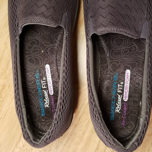 Skechers Relaxed Fit slip-ons with air-cooled memory foam. - Picture 8 of 9